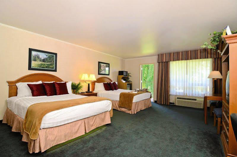 Red Arrow Inn & Suites, A Travelodge By Wyndham Монтроз Екстер'єр фото